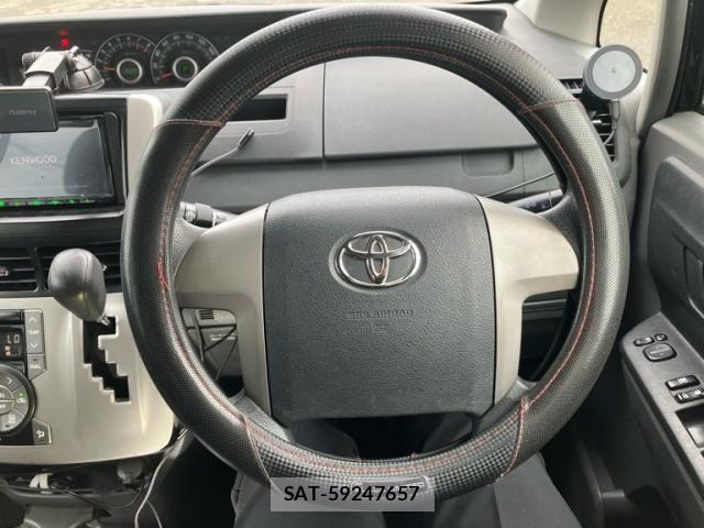 Toyota VOXY 2007-11 7331121-16