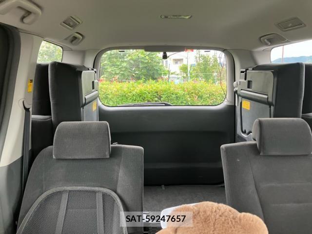 Toyota VOXY 2007-11 7331121-20