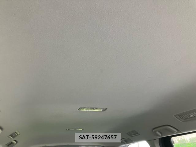 Toyota VOXY 2007-11 7331121-21