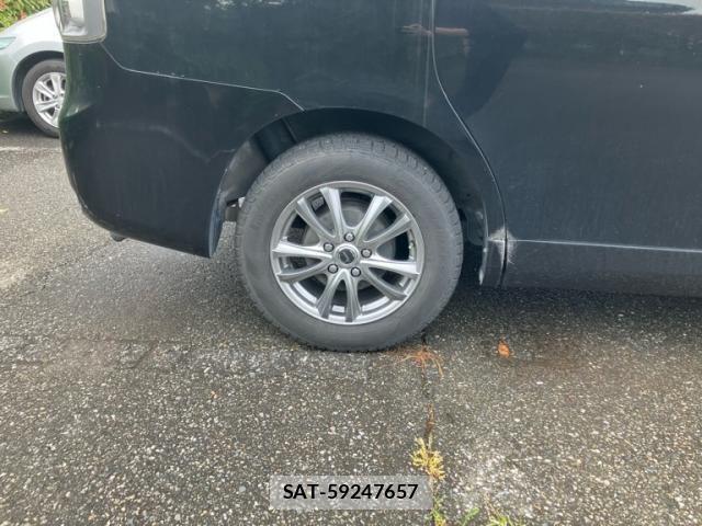 Toyota VOXY 2007-11 7331121-6