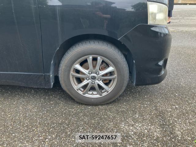 Toyota VOXY 2007-11 7331121-7