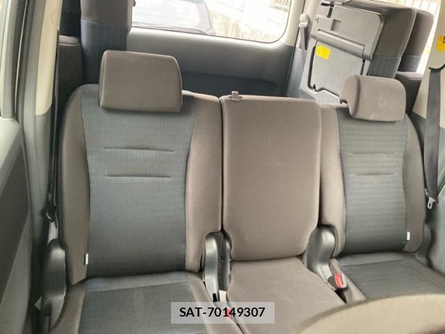 Toyota VOXY 2010-02 7331109-14