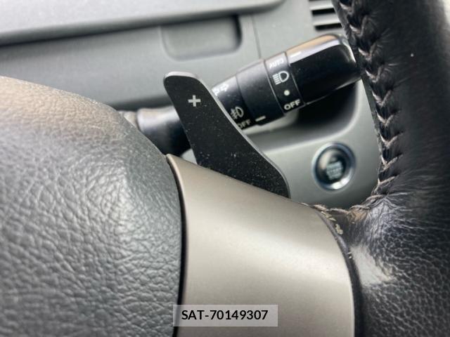 Toyota VOXY 2010-02 7331109-21