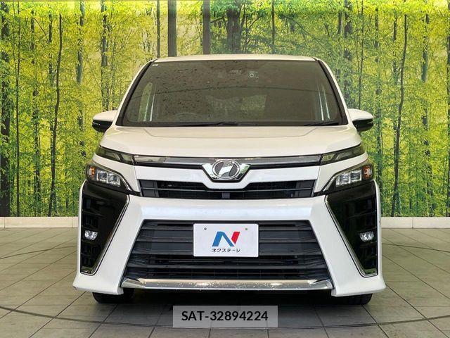 Toyota VOXY 2017-08 7331053-15