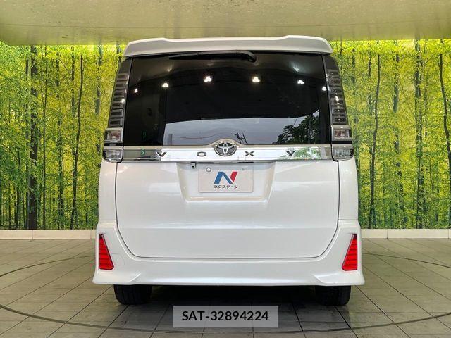 Toyota VOXY 2017-08 7331053-16