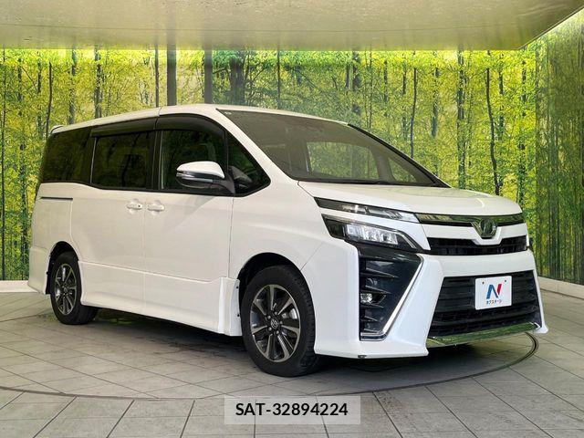 Toyota VOXY 2017-08 7331053-17