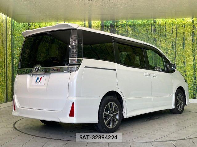 Toyota VOXY 2017-08 7331053-18