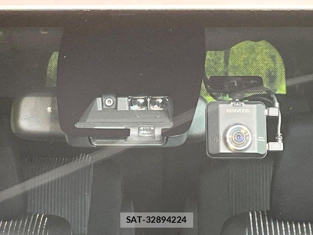 Toyota VOXY 2017-08 7331053-5