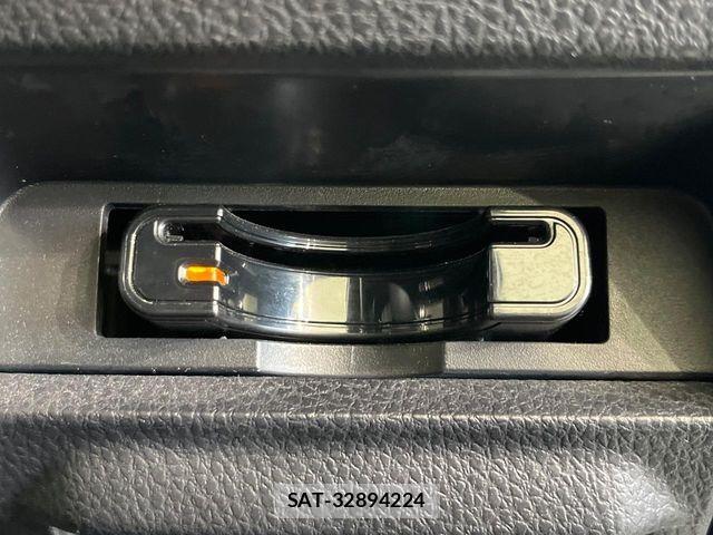 Toyota VOXY 2017-08 7331053-6