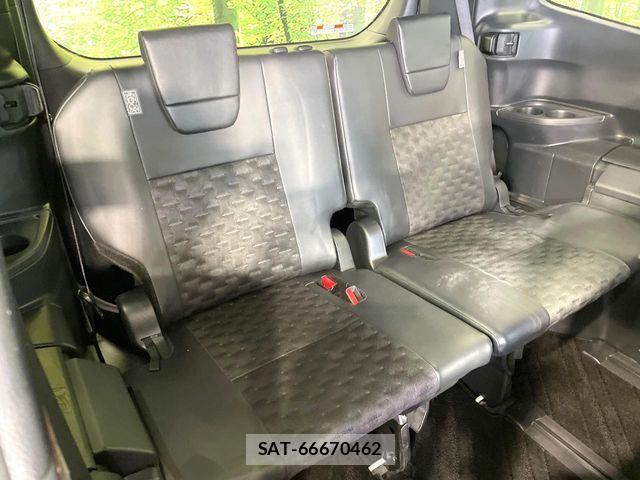 Toyota VOXY 2023-07 7331030-9
