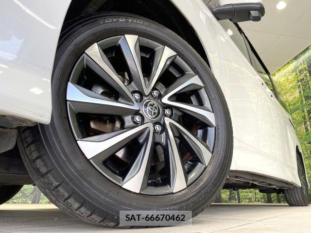 Toyota VOXY 2023-07 7331030-13