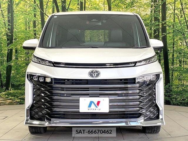 Toyota VOXY 2023-07 7331030-14