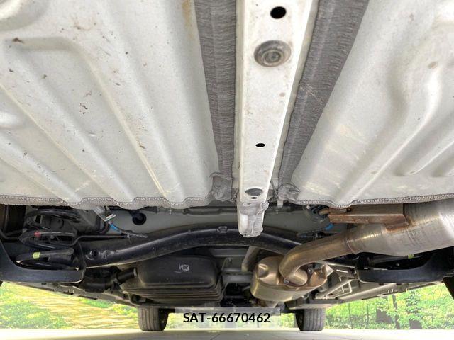 Toyota VOXY 2023-07 7331030-19