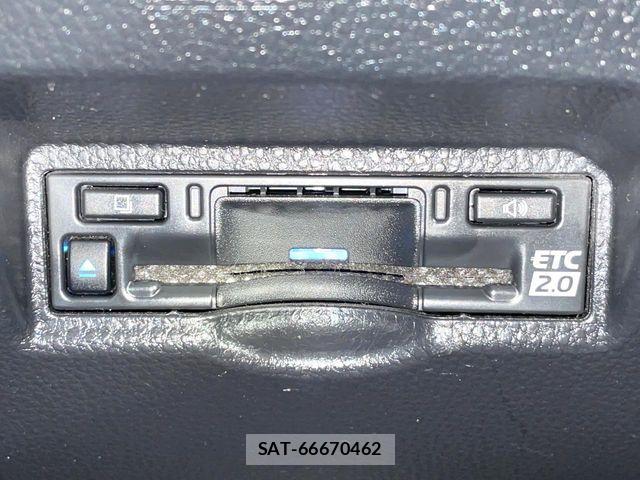 Toyota VOXY 2023-07 7331030-6