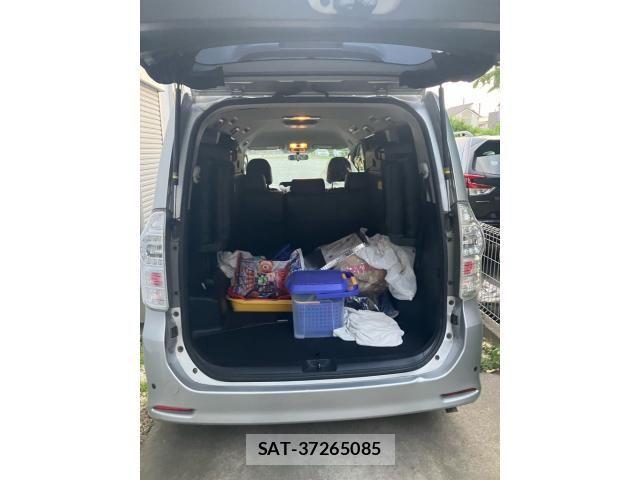Toyota VOXY 2011-03 7331110-9
