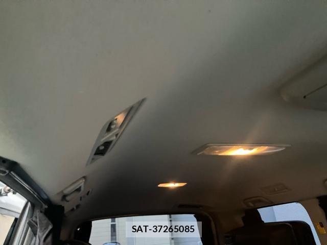 Toyota VOXY 2011-03 7331110-15