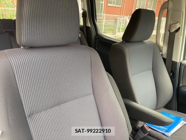 Toyota VOXY 2019-05 7331075-10