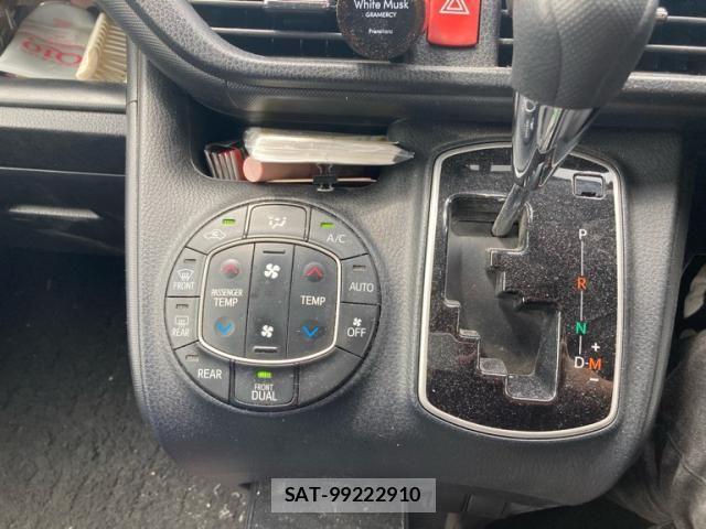 Toyota VOXY 2019-05 7331075-17