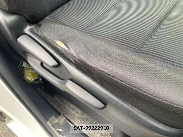 Toyota VOXY 2019-05 7331075-21