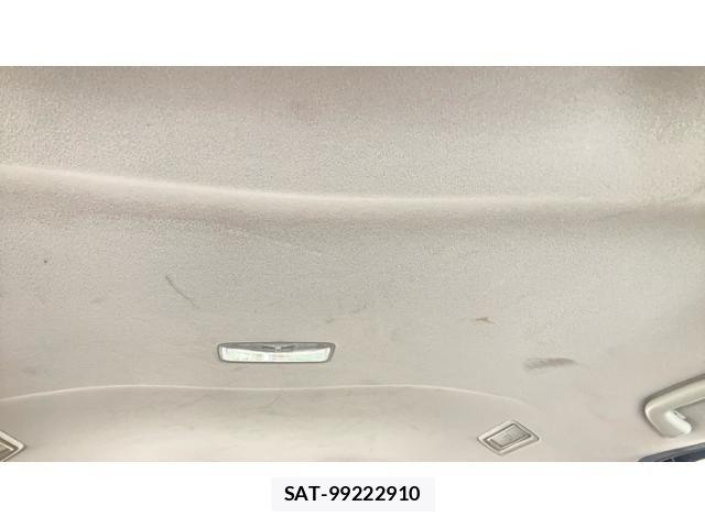 Toyota VOXY 2019-05 7331075-22