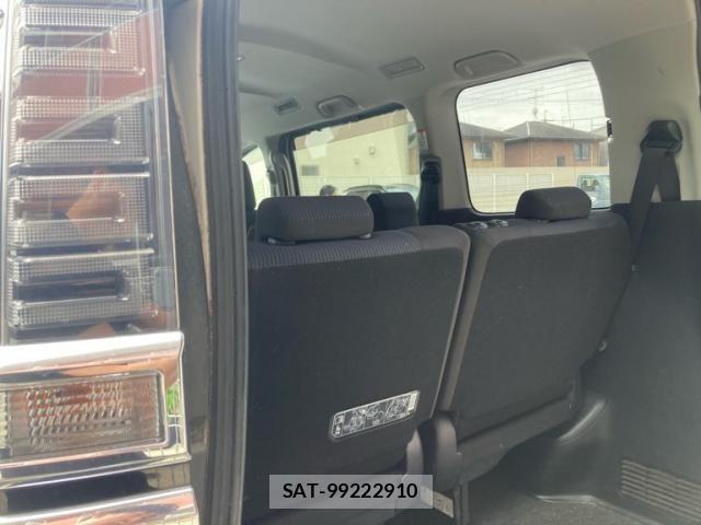 Toyota VOXY 2019-05 7331075-7