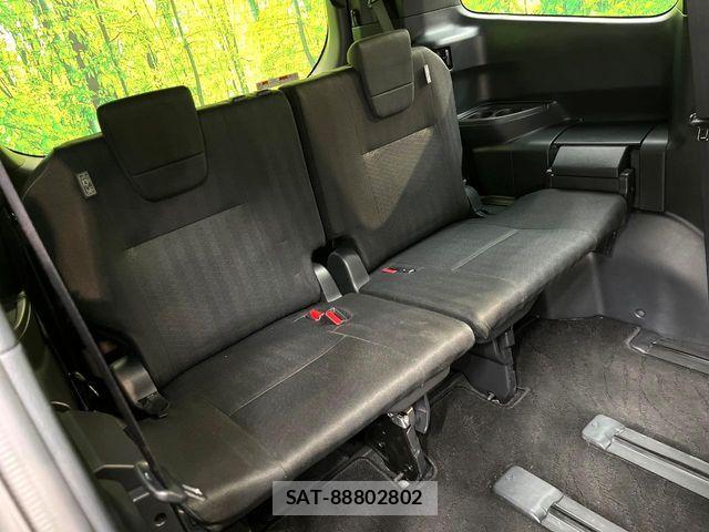 Toyota VOXY 2024-04 7331038-9
