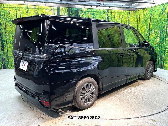 Toyota VOXY 2024-04 7331038-16