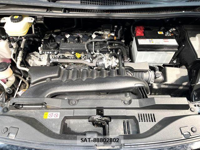 Toyota VOXY 2024-04 7331038-17