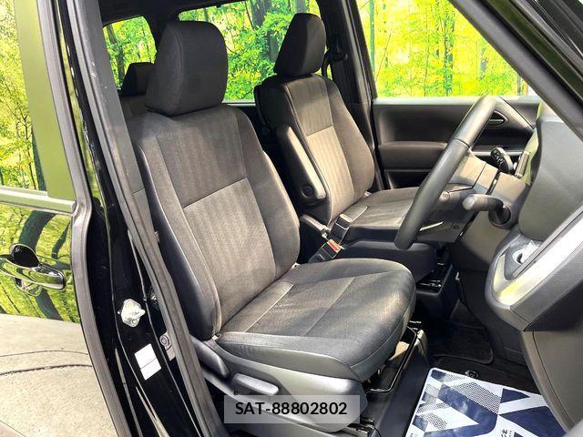 Toyota VOXY 2024-04 7331038-7