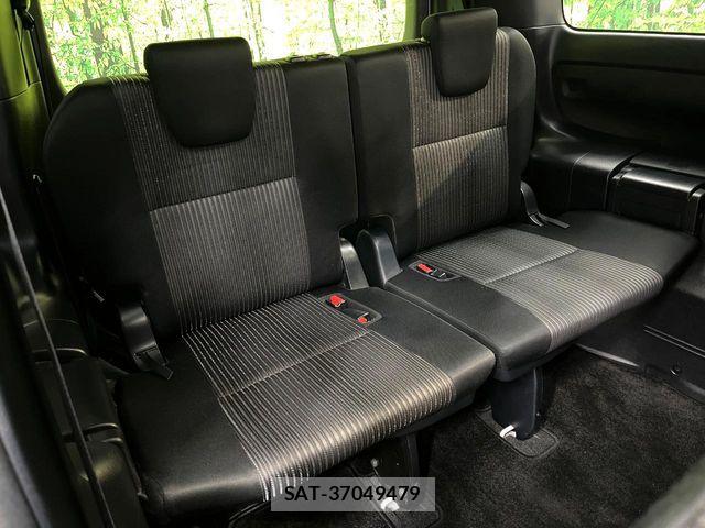 Toyota VOXY 2017-09 7331055-9