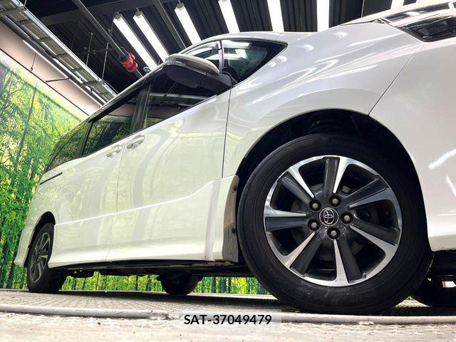 Toyota VOXY 2017-09 7331055-13