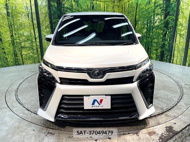 Toyota VOXY 2017-09 7331055-14