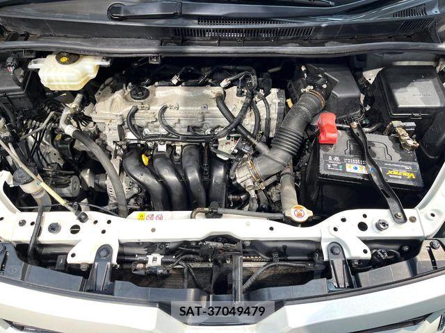 Toyota VOXY 2017-09 7331055-18