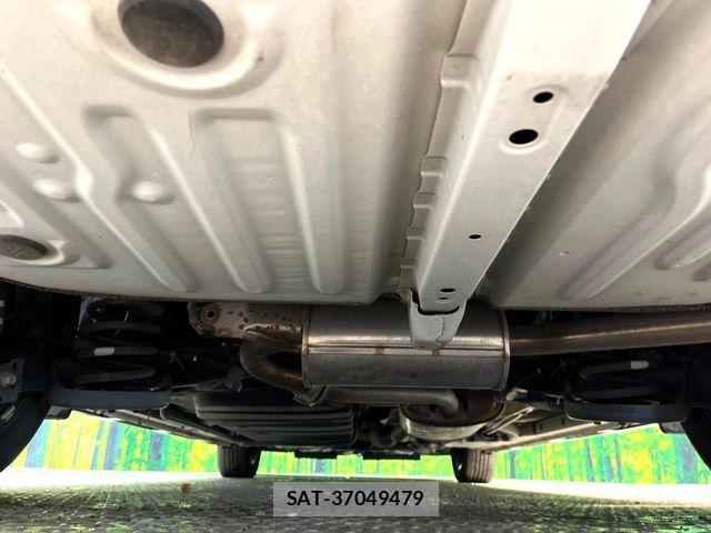 Toyota VOXY 2017-09 7331055-19