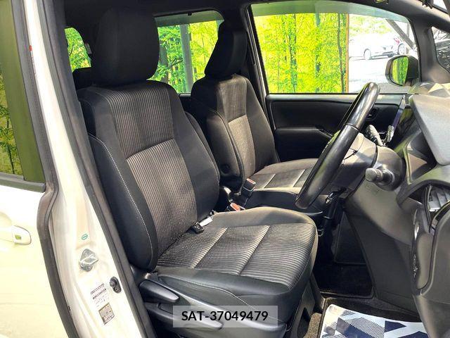 Toyota VOXY 2017-09 7331055-7