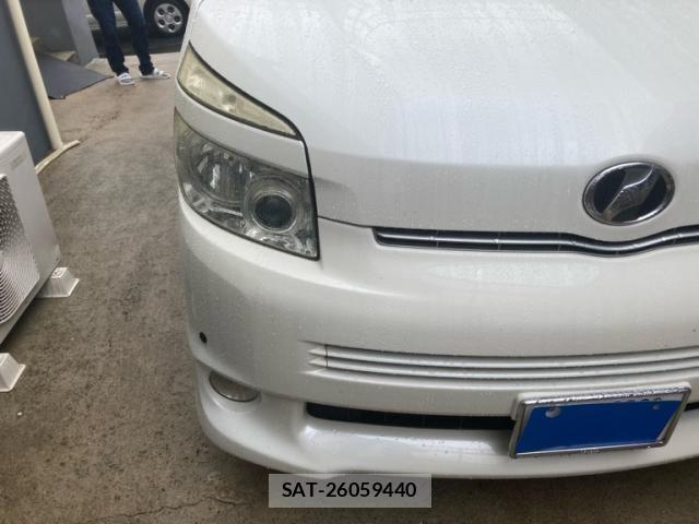 Toyota VOXY 2009-12 7331120-1