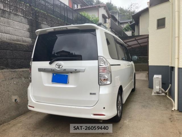 Toyota VOXY 2009-12 7331120-2