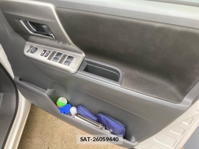 Toyota VOXY 2009-12 7331120-8