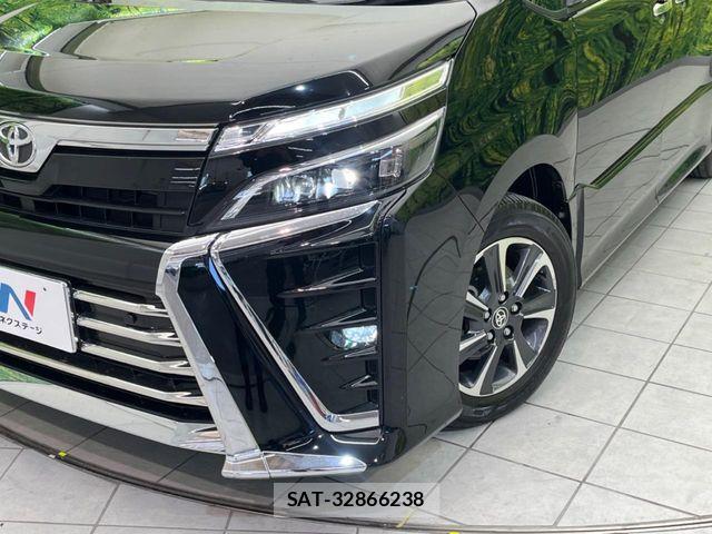Toyota VOXY 2020-10 7331040-12