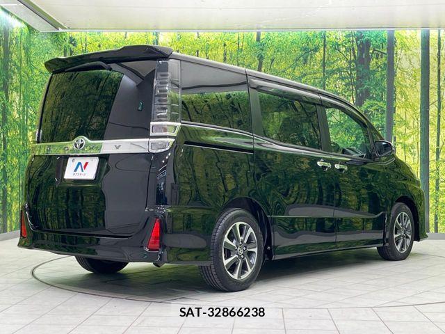 Toyota VOXY 2020-10 7331040-17