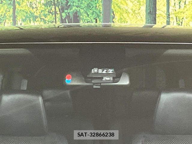 Toyota VOXY 2020-10 7331040-6
