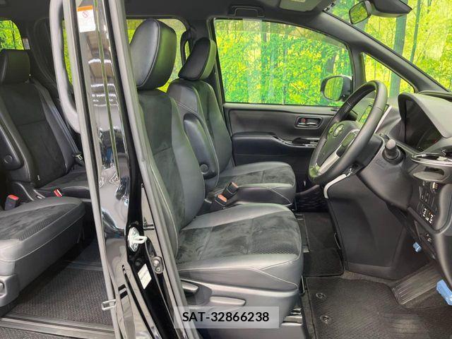 Toyota VOXY 2020-10 7331040-7