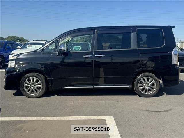 Toyota VOXY 2011-11 7331106-10