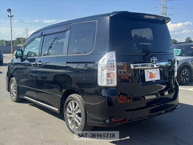 Toyota VOXY 2011-11 7331106-12