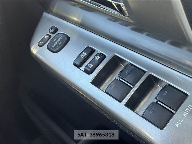 Toyota VOXY 2011-11 7331106-22
