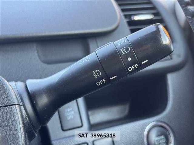 Toyota VOXY 2011-11 7331106-24