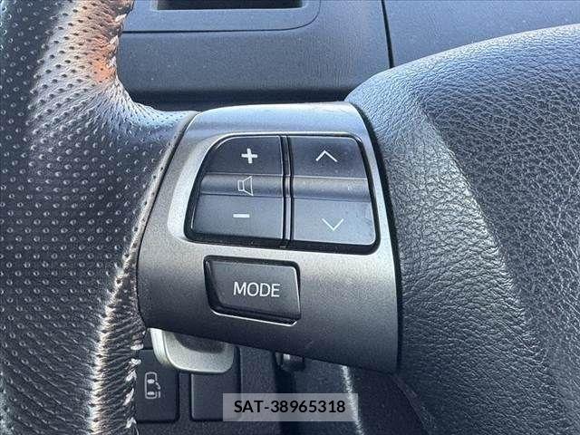 Toyota VOXY 2011-11 7331106-26