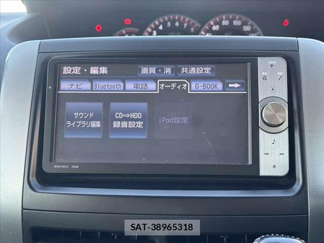 Toyota VOXY 2011-11 7331106-28
