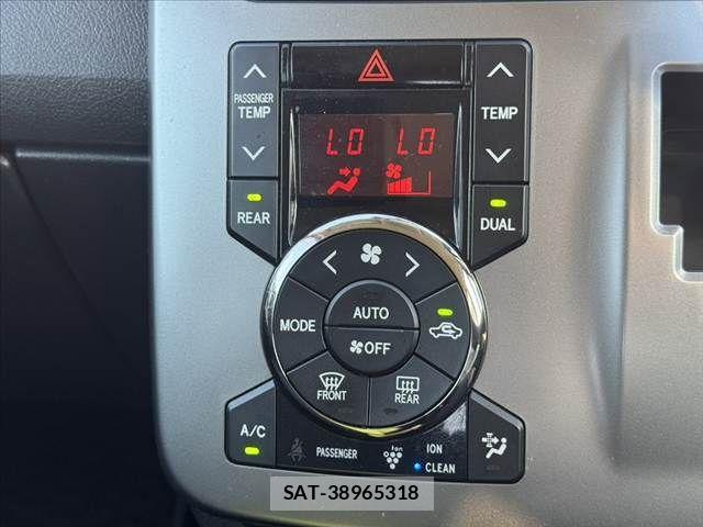 Toyota VOXY 2011-11 7331106-3