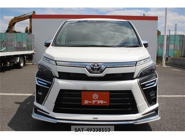 Toyota VOXY 2021-06 7331037-1